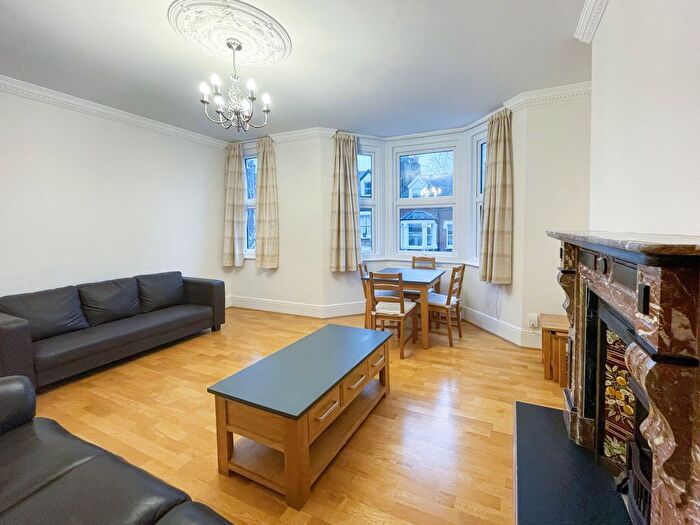 3 Bedroom Flat To Rent In Dynham Road, West Hampstead, NW6