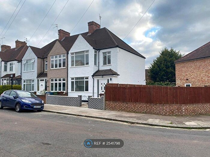 3 Bedroom End Of Terrace House To Rent In Bouverie Road, Harrow, HA1