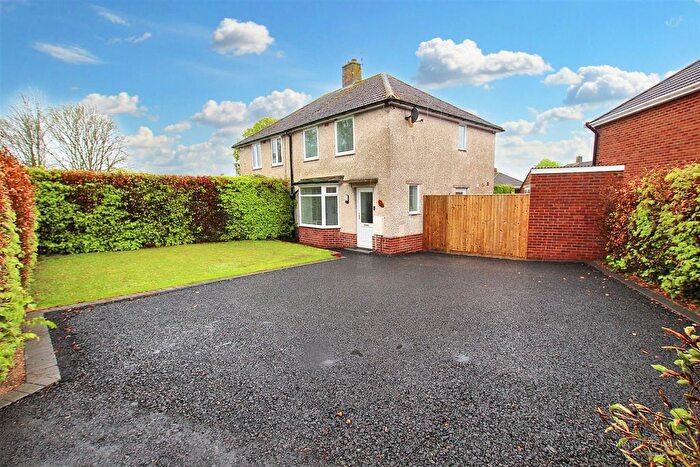 2 Bedroom Semi Detached House For Sale In Burlington Road, Tilehurst, Reading, RG30