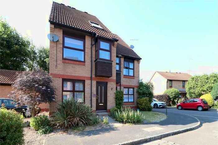 1 Bedroom Apartment To Rent In Goldsworth Park, Woking, Surrey, GU21