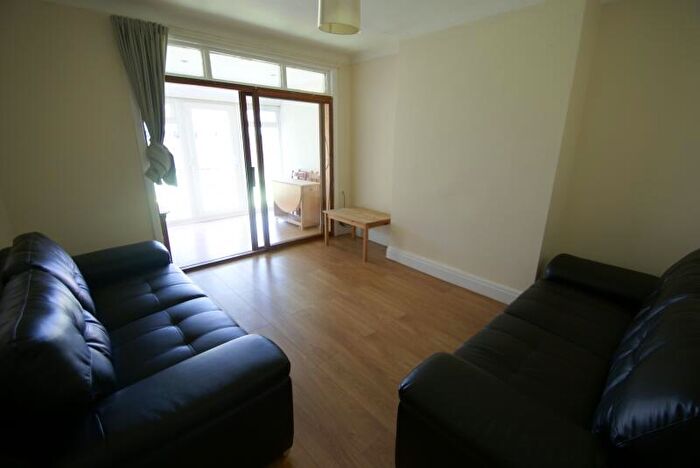 5 Bedroom Semi-Detached House To Rent In The Turnways, Headingley, Leeds, LS6