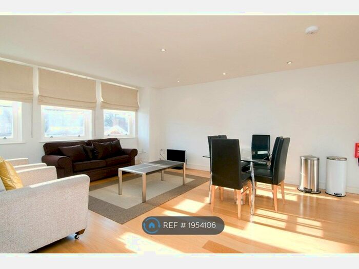2 Bedroom Flat To Rent In Regency House, Chelsea, SW10