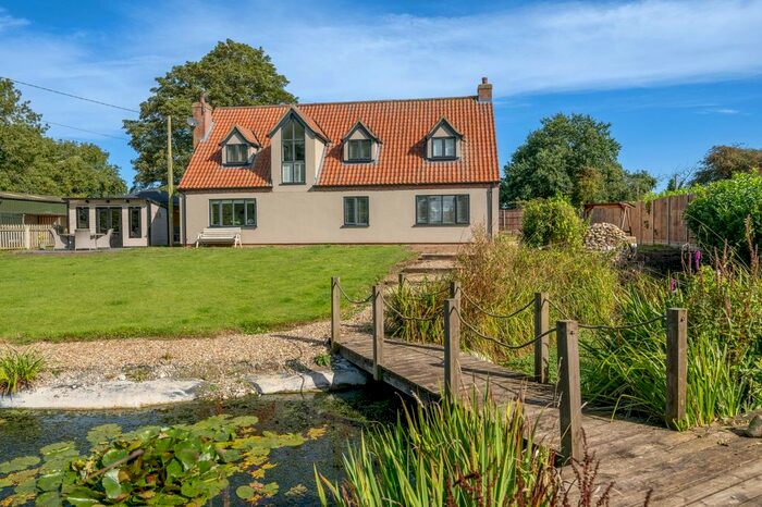 3 Bedroom Detached House For Sale In Oxwick Road, Horningtoft, Dereham, NR20