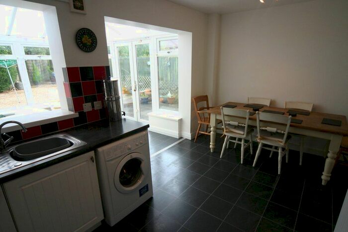 2 Bedroom Semi-Detached House To Rent In Pentland Cloase, Fforestfach, SA5