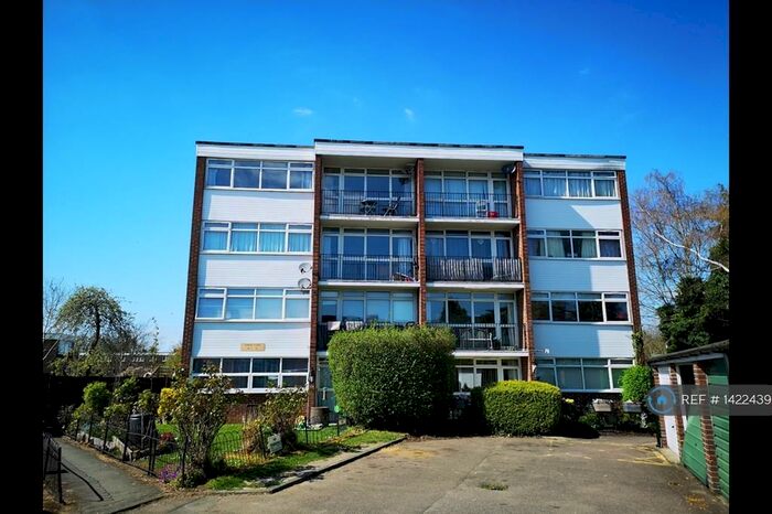 2 Bedroom Flat To Rent In Tower Hill, Brentwood, CM14