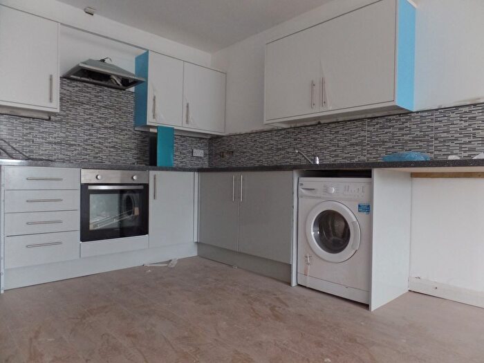 2 Bedroom Flat To Rent In High Street, West Drayton, UB7