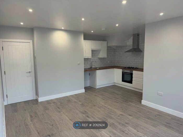 1 Bedroom Flat To Rent In Norwood Road, Southall, UB2