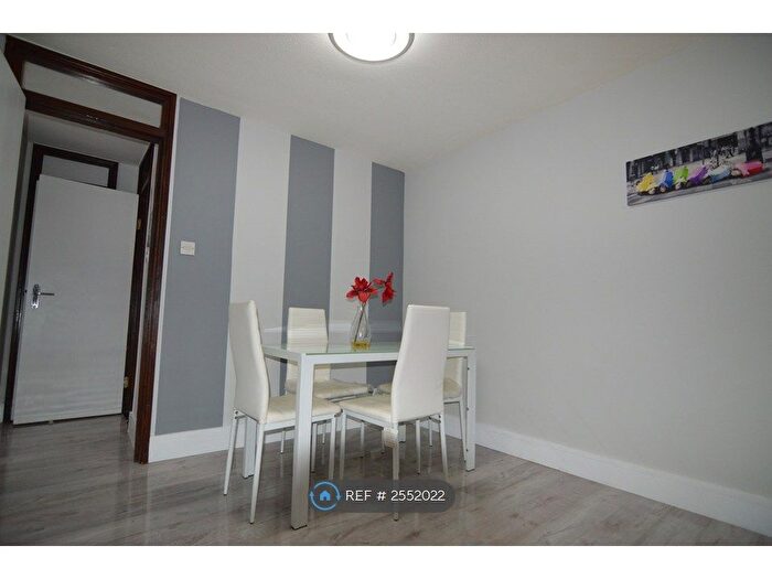 1 Bedroom Flat To Rent In Sidmoth Court, Reading, RG1