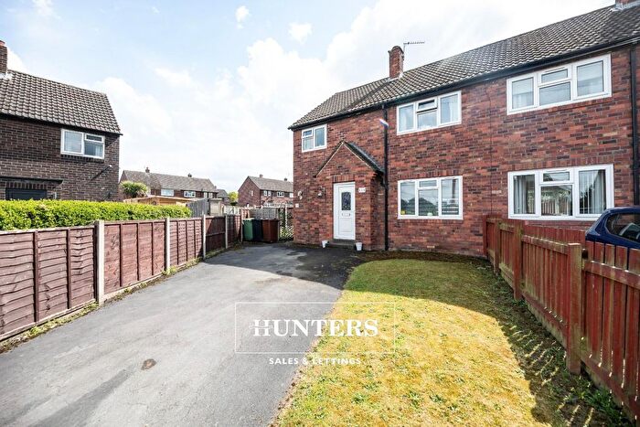 3 Bedroom Semi-Detached House For Sale In Embleton Road, Methley, Leeds, LS26