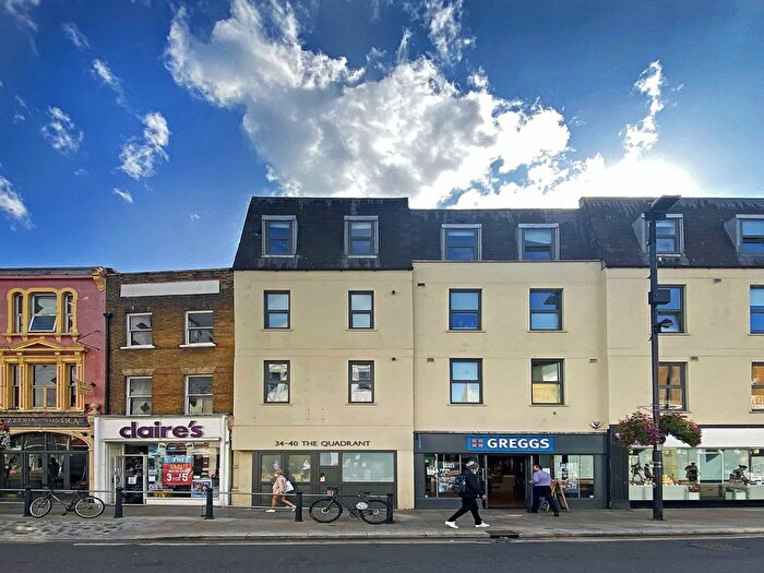 1 Bedroom Flat To Rent In The Quadrant, Richmond, TW9