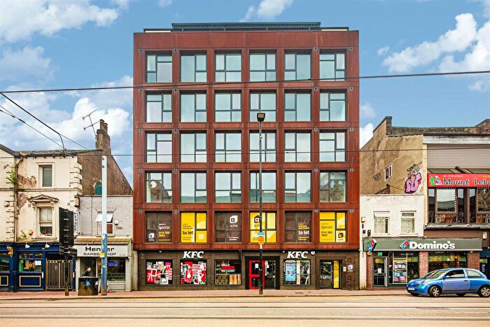2 Bedroom Apartment To Rent In Apt Qube, West Street, S1