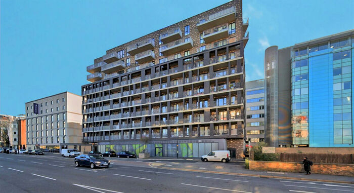 2 Bedroom Flat To Rent In Crossways, Windsor Road, Slough, SL1