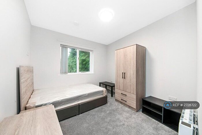 1 Bedroom Flat To Rent In Common Stile Road, Huddersfield, HD4