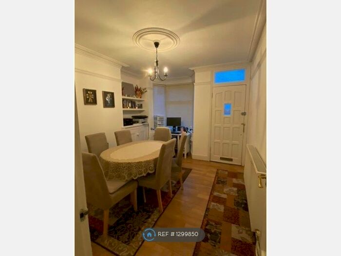 2 Bedroom Terraced House To Rent In Burgess Road, Leicester, LE2