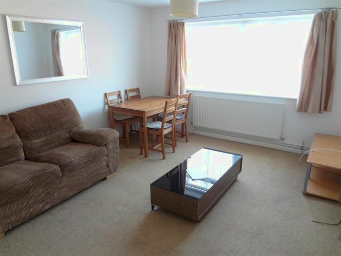 1 Bedroom Flat To Rent In Dunraven Drive, Enfield, EN2