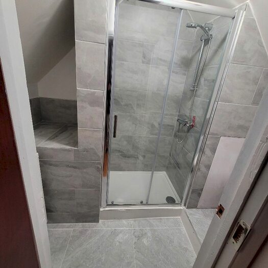 3 Bedroom Flat To Rent In Tooting High Street, London, SW17