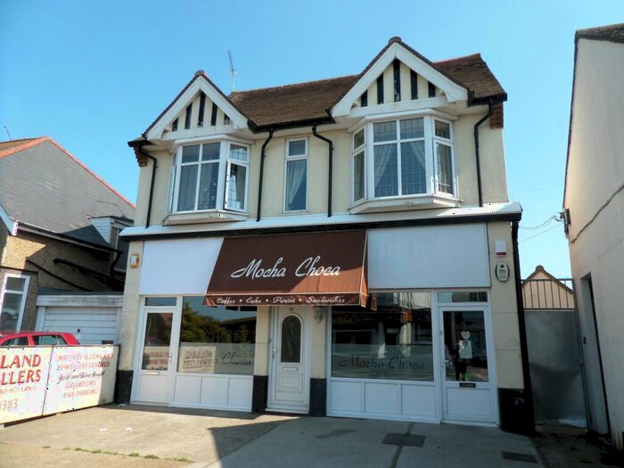 5 Bedroom Apartment To Rent In Frinton Road, Holland-on-Sea, CO15