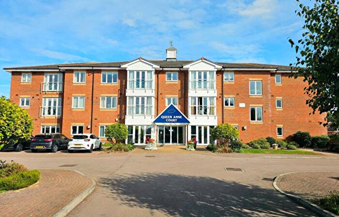 2 Bedroom Flat For Sale In Queen Anne Court, Quedgeley, GL2