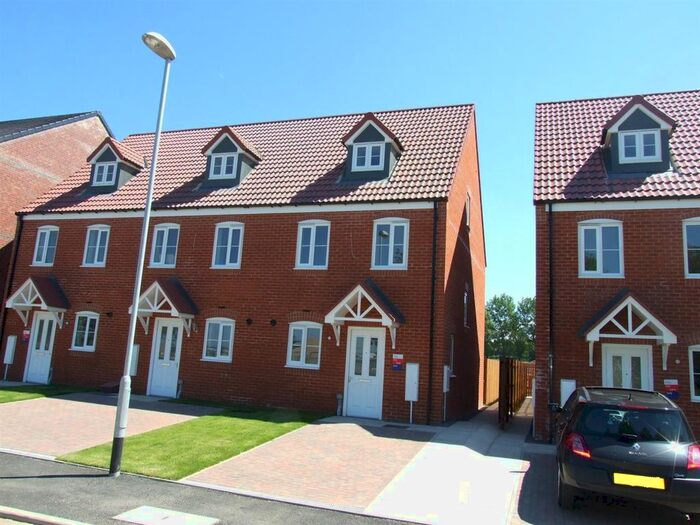3 Bedroom End Of Terrace House To Rent In Oval View, Scholars Rise, Middlesbrough, TS4