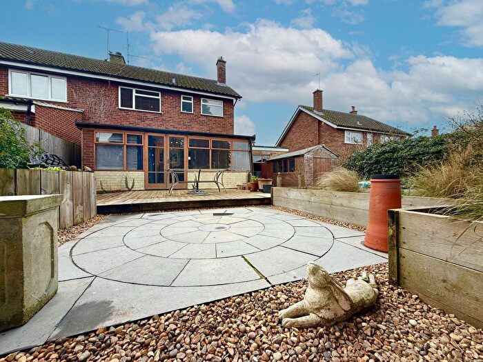 3 Bedroom Semi Detached House For Sale In Wantage Crescent, Wing, LU7