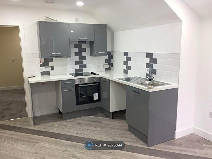 1 Bedroom Flat To Rent In Llantrisant Street, Cardiff, CF24