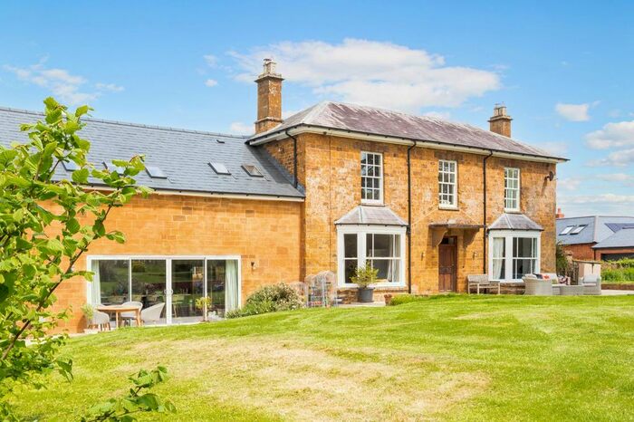 7 Bedroom Detached House For Sale In The Slade, Fenny Compton, Southam, Warwickshire, CV47