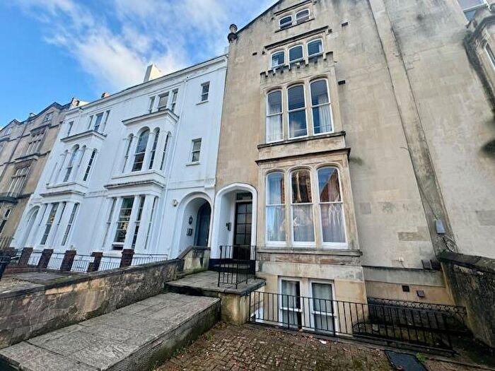 Apartment To Rent In Oakfield Road, Clifton, Bristol, BS8