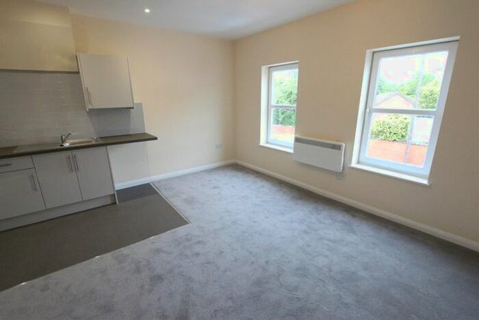 1 Bedroom Flat To Rent In Balmoral Road, Northampton, NN2