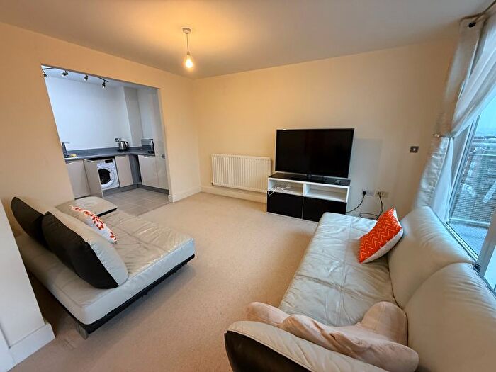 2 Bedroom Flat To Rent In Mason Way, Birmingham, B15