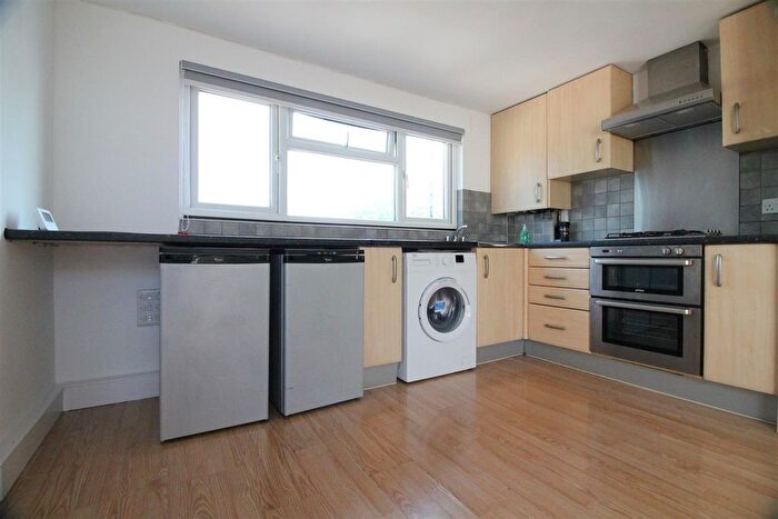 Studio To Rent In Kingsbridge Crescent, Southall, UB1