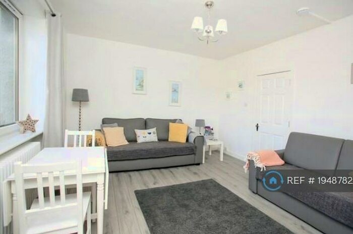 2 Bedroom Flat To Rent In St Clair Street, Edinburgh, EH6