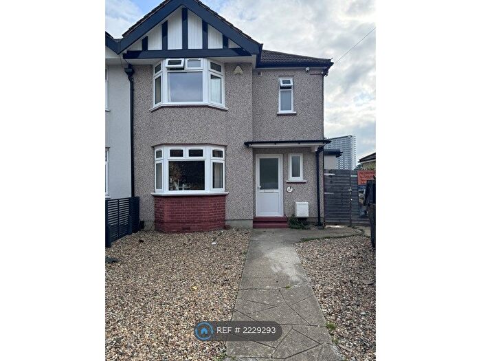 4 Bedroom Semi-Detached House To Rent In Princes Avenue, Surbiton, KT6