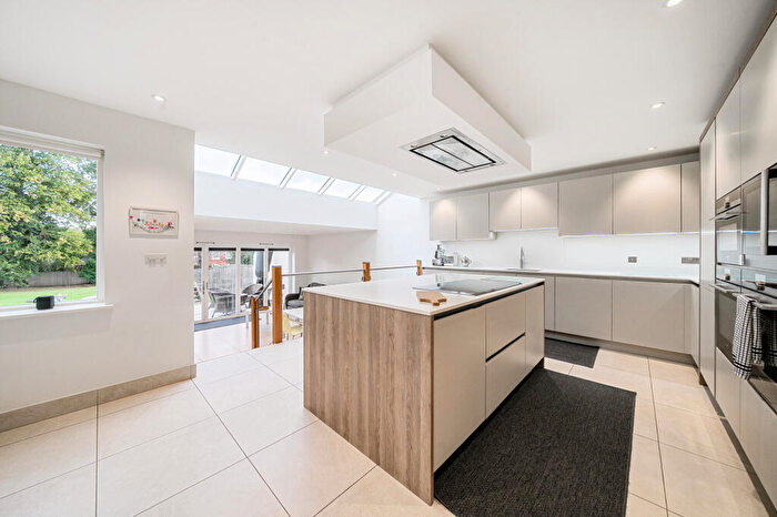 4 Bedroom Semi Detached House For Sale In Cumnor Hill, Oxford, OX2