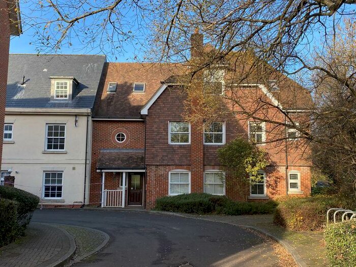 1 Bedroom Flat To Rent In Elim Close, Bishops Waltham, Southampton, SO32