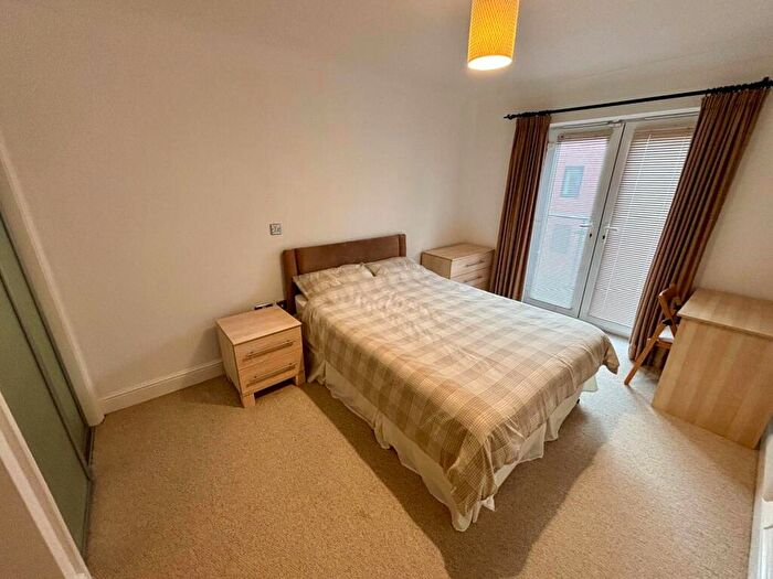 3 Bedroom Apartment For Sale In Townsend Way, Birmingham, B1