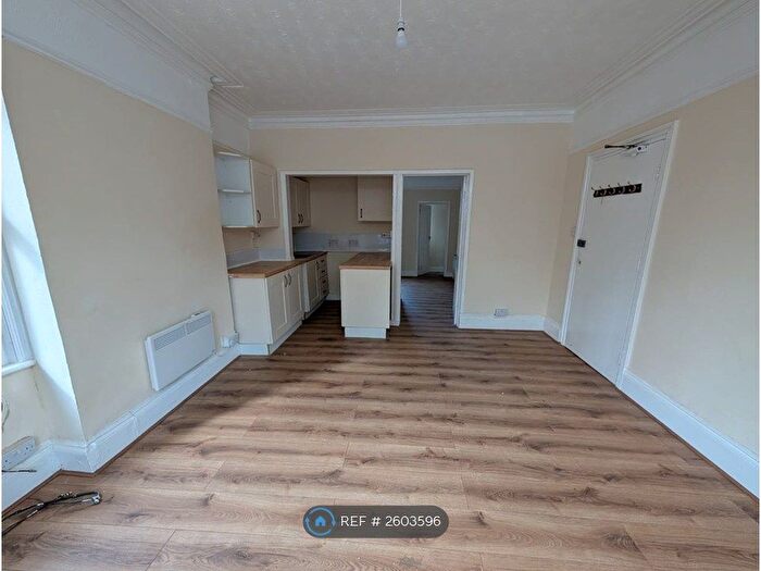 1 Bedroom Flat To Rent In Victoria Park, Herne Bay, CT6