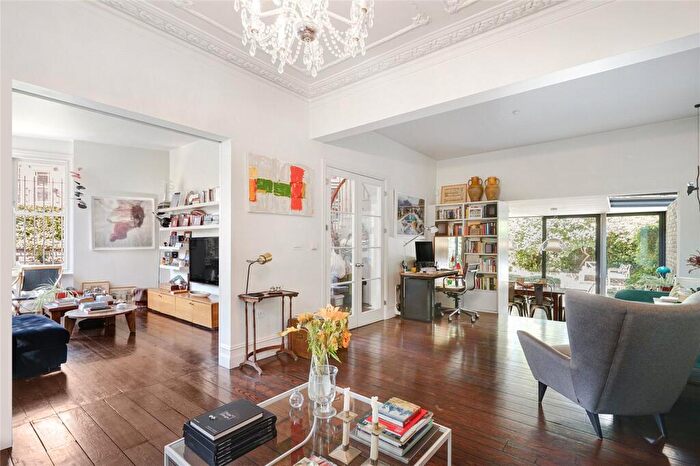 4 Bedroom End Of Terrace House For Sale In Battersea Bridge Road, London, United Kingdom, SW11