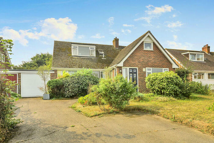 4 Bedroom Semi-Detached House To Rent In Peak Drive, Eastry, Sandwich, Kent, CT13