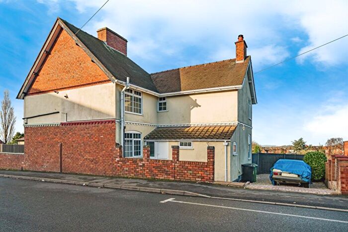 2 Bedroom Semi-Detached House For Sale In Deepdale Lane, Dudley, DY3