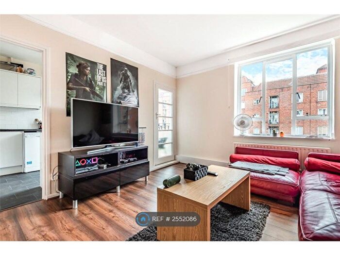 3 Bedroom Flat To Rent In Bowyer House, London, SW18