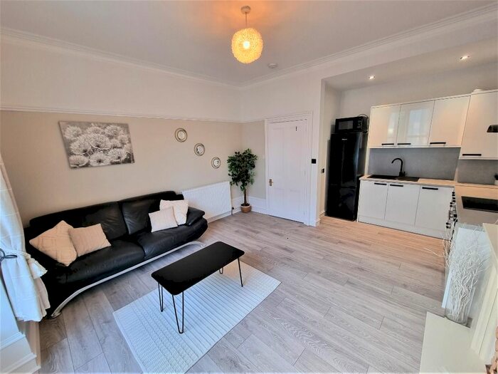 1 Bedroom Flat To Rent In Union Grove, City Centre, Aberdeen, AB10