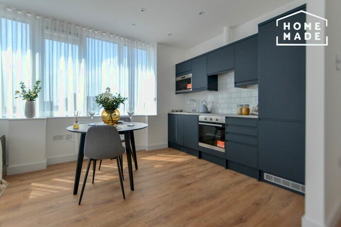 1 Bedroom Flat To Rent In Lampton Road, Hounslow TW3