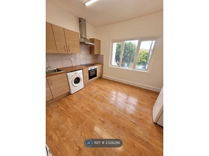2 Bedroom Flat To Rent In Bury Street, London, N9