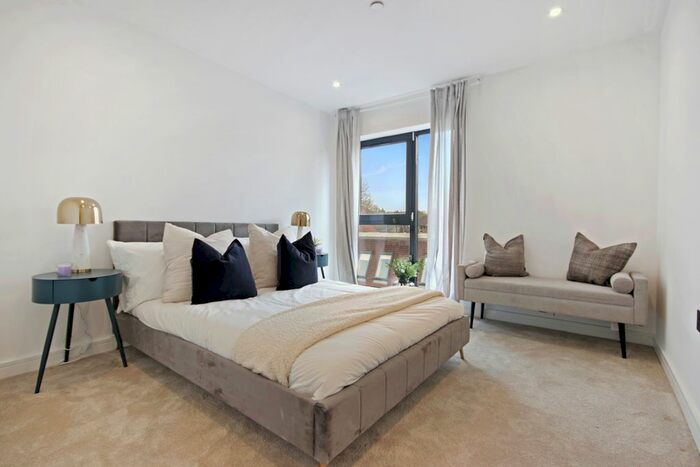 2 Bedroom Flat For Sale In Fairfield Road, Brentwood, CM14