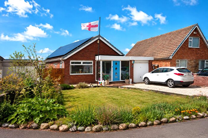 4 Bedroom Detached Bungalow For Sale In Ashcourt Drive, Hornsea, HU18
