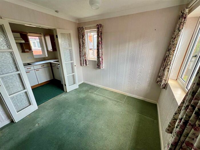 2 Bedroom Retirement Property For Sale In Union Road, Shirley, Solihull, B90