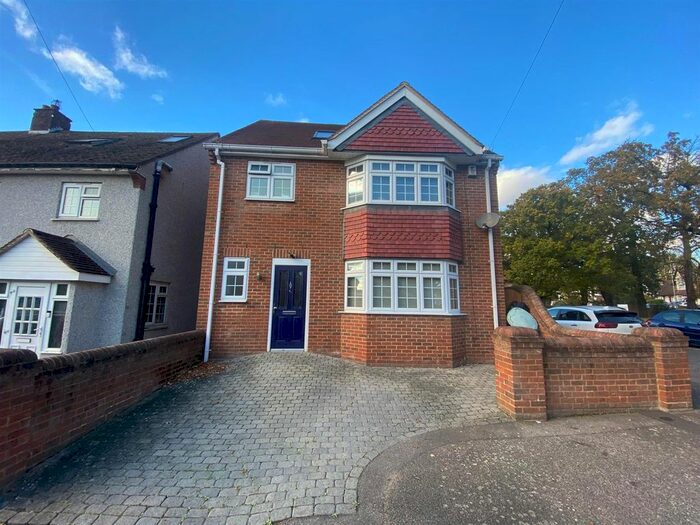 4 Bedroom Detached House To Rent In Torrance Close, Hornchurch RM11
