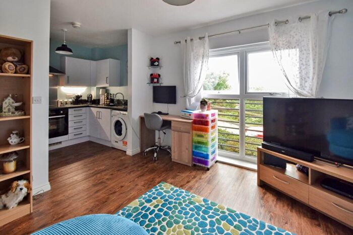 1 Bedroom Apartment For Sale In Ward View, Chatham, ME5