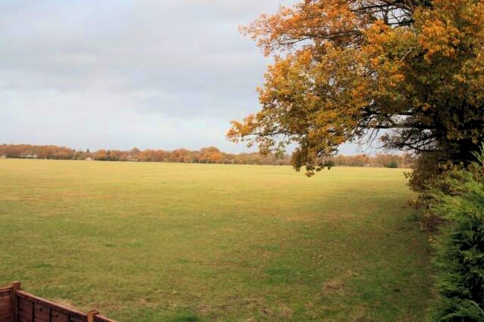 2 Bedroom Flat To Rent In Sutton Green, Guildford, GU4