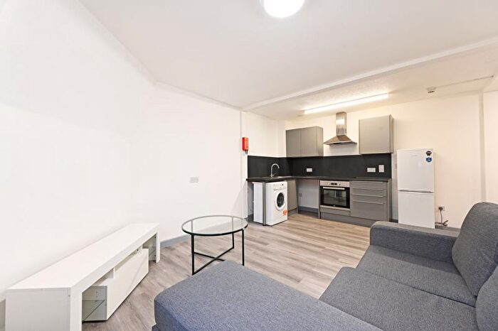 1 Bedroom Flat To Rent In Flat Phoenix Court, Rockingham Street, Sheffield, S1